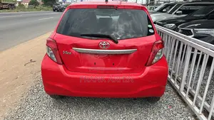 Toyota Vitz 2012 Red