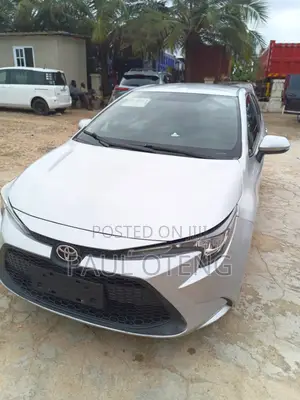 Toyota Corolla XLE 2020 Silver