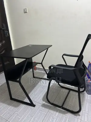Modern Office Table Chair Combo – Neat and Strong