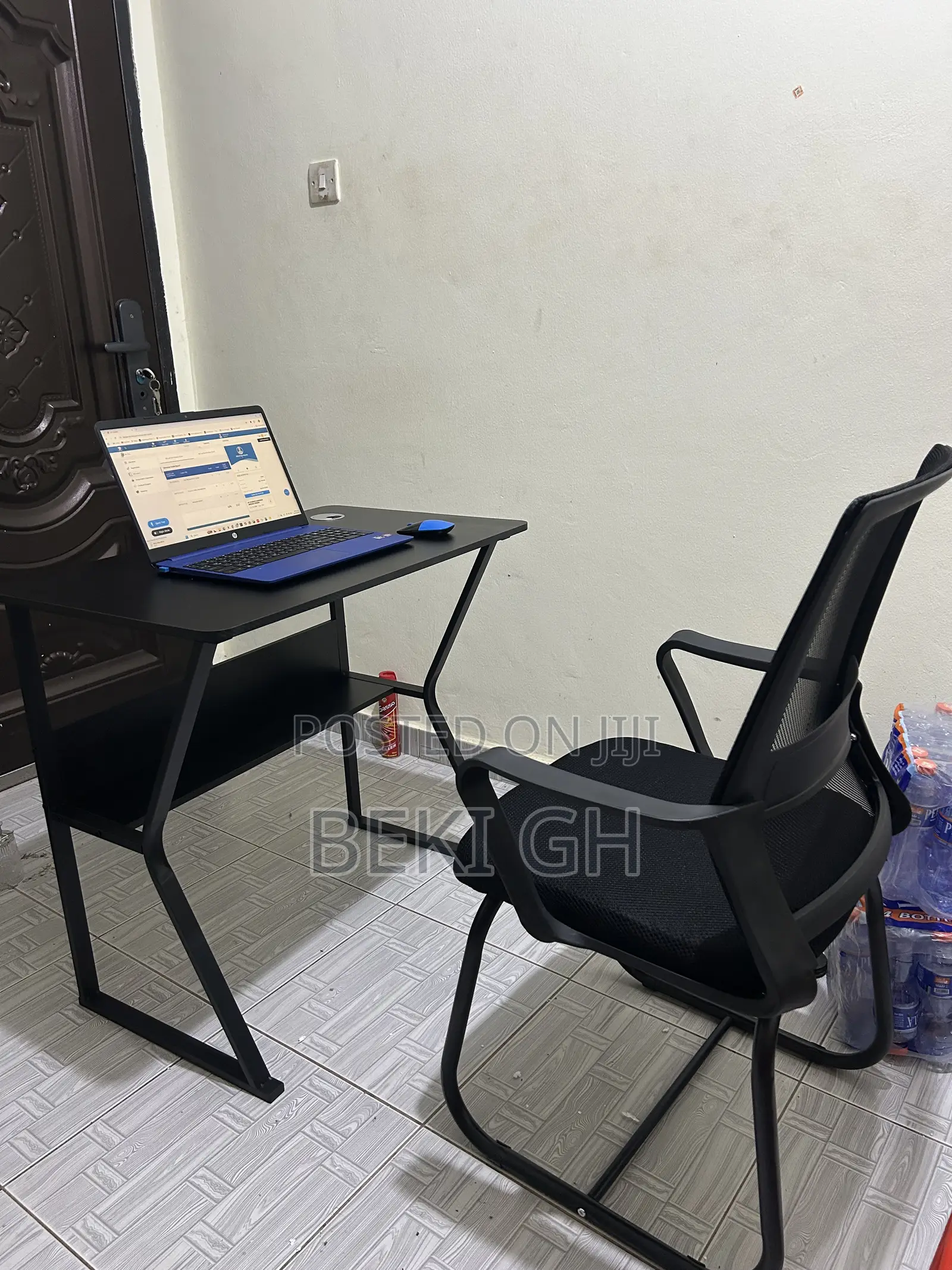 Modern Office Table Chair Combo – Neat and Strong