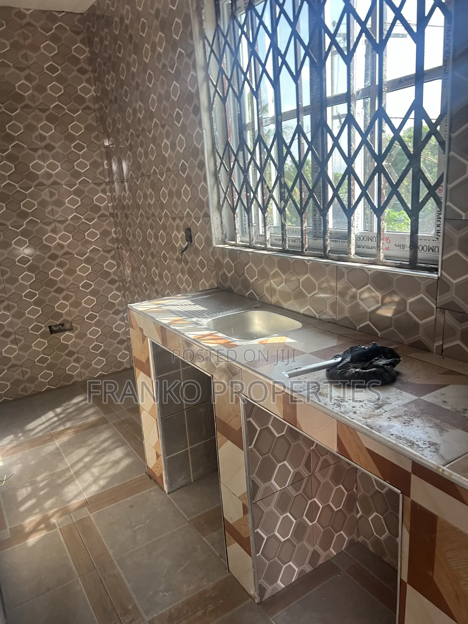 1bdrm Apartment in Franko Properties, Little Roses Area for rent