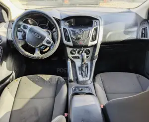 Ford Focus S Sedan FWD (2.0L 4cyl 5M) 2013 Silver