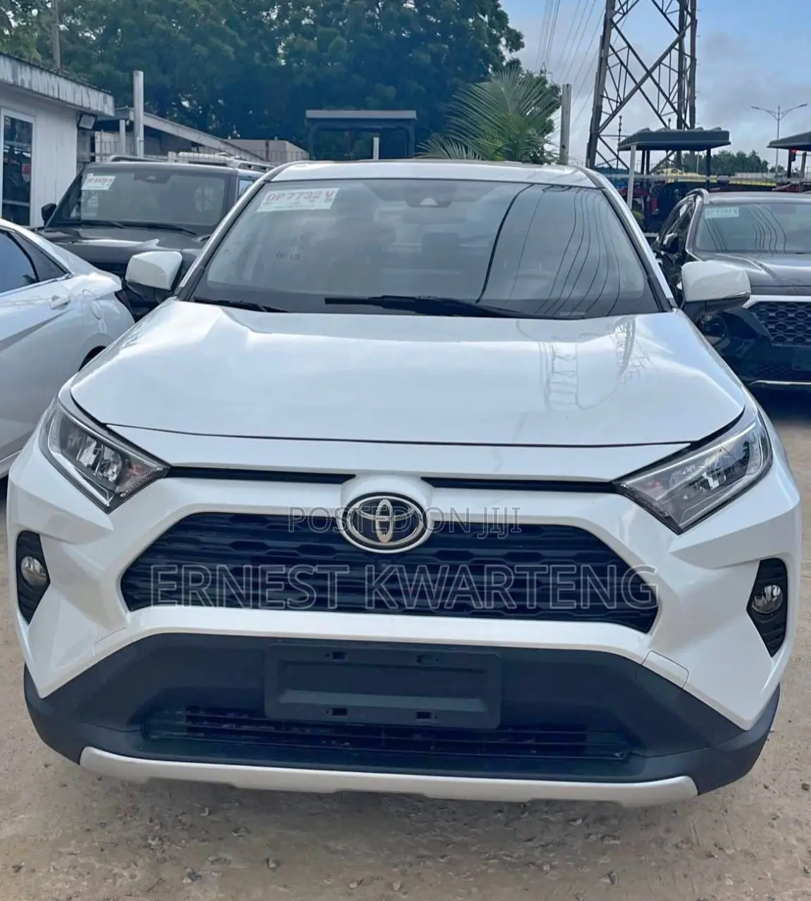 Toyota RAV4 XLE Premium 2021 White
