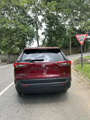 Toyota RAV4 LE 2022 Burgundy