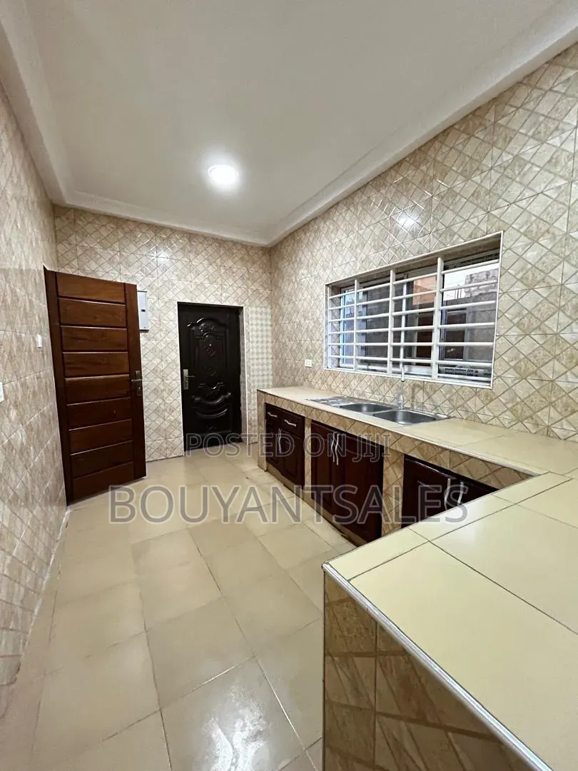 2bdrm Apartment in Agbogba, School Park Area for rent