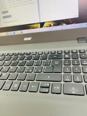 Laptop Acer Aspire E5-573 8GB Intel Core i3 HDD 500GB