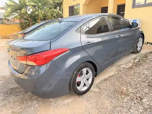 Hyundai Elantra GLS Sedan FWD (1.8L 4cyl 6A) 2013 Gray
