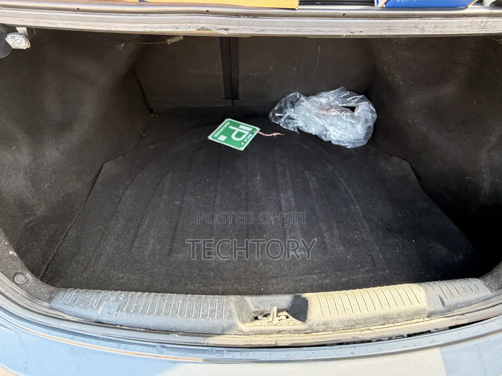 Hyundai Elantra GLS Sedan FWD (1.8L 4cyl 6A) 2013 Gray