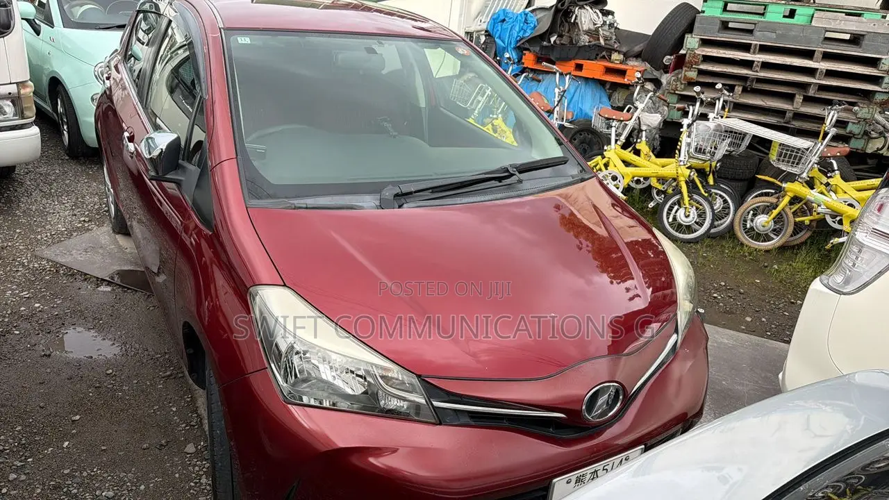 Toyota Vitz 2016 Red