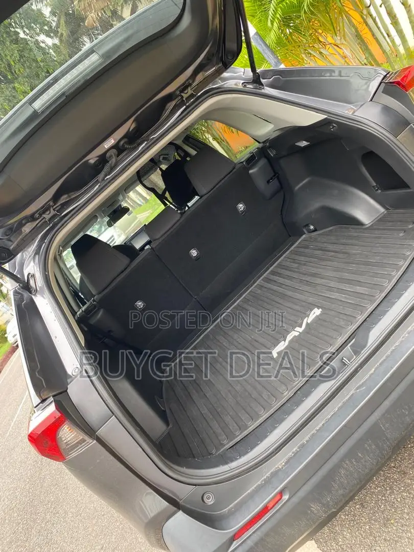 Toyota RAV4 LE 2021 Gray