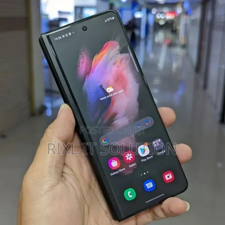 New Samsung Galaxy Z Fold 3 256 GB Black