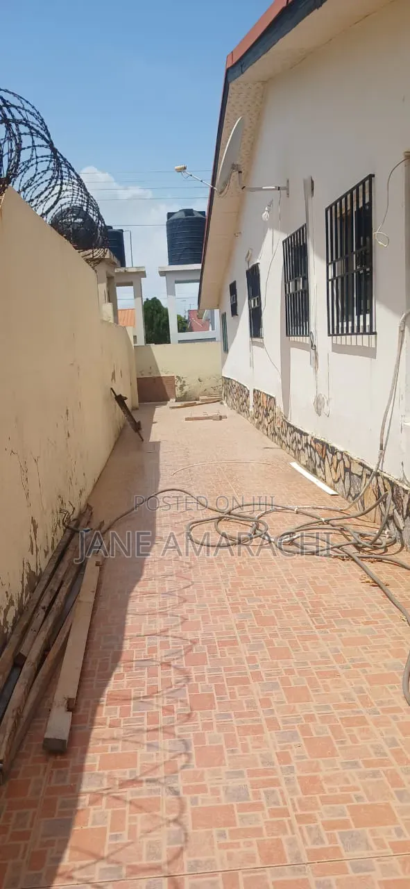 3bdrm House in Manet Ville for rent