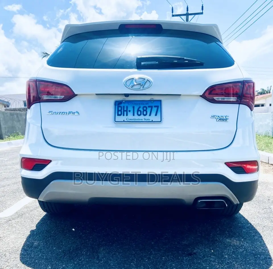 Hyundai Santa Fe SE AWD 2017 White