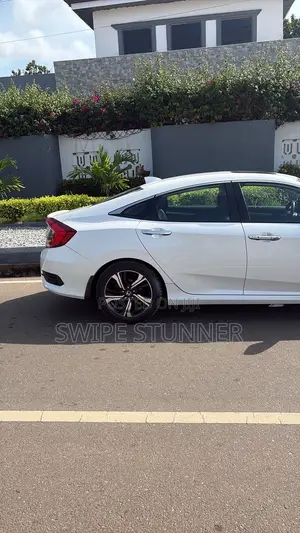 Honda Civic Touring 4dr Sedan (1.5L 4cyl) 2017 White
