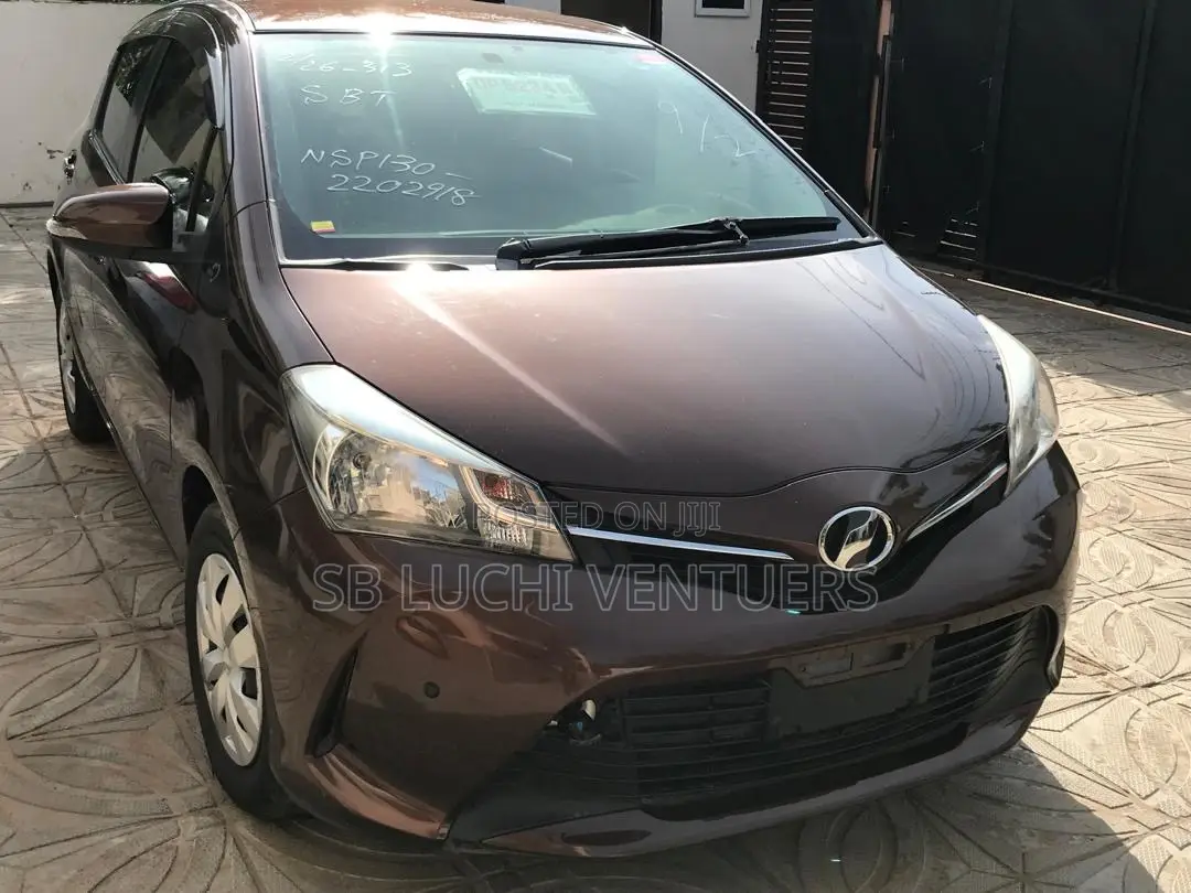 Toyota Vitz 2015 Brown