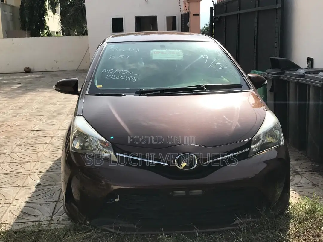 Toyota Vitz 2015 Brown