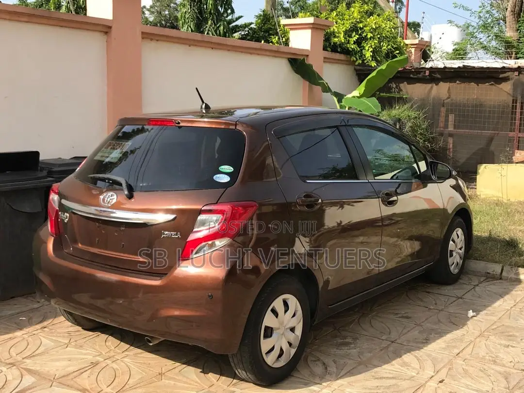 Toyota Vitz 2015 Brown