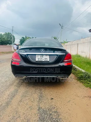 Mercedes-Benz C300 Luxury Sedan RWD (2.0L 4cyl 7A) 2017 Black
