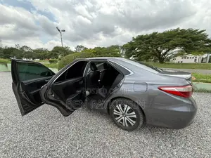 Toyota Camry LE 4dr Sedan (2.5L 4cyl 6A) 2016 Gray