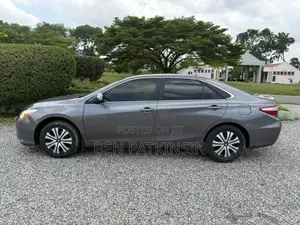 Toyota Camry LE 4dr Sedan (2.5L 4cyl 6A) 2016 Gray