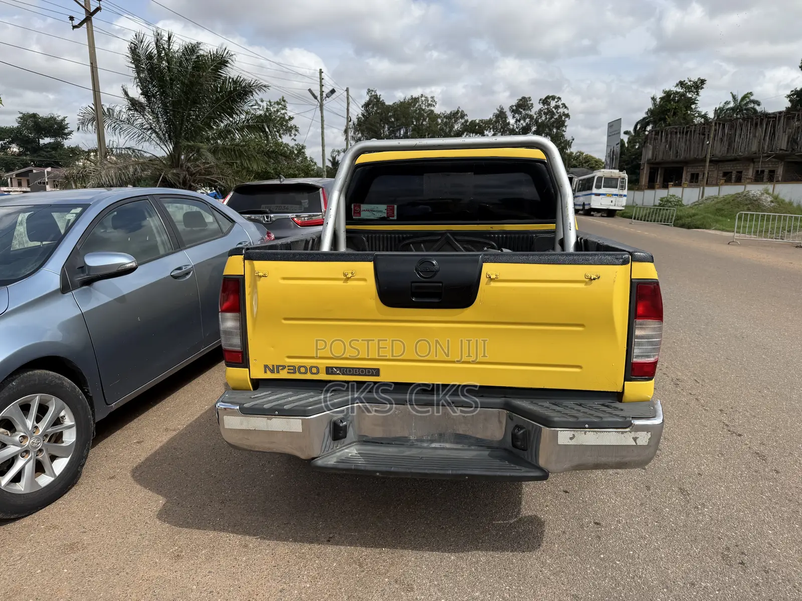 New Nissan Hardbody 2017 Yellow