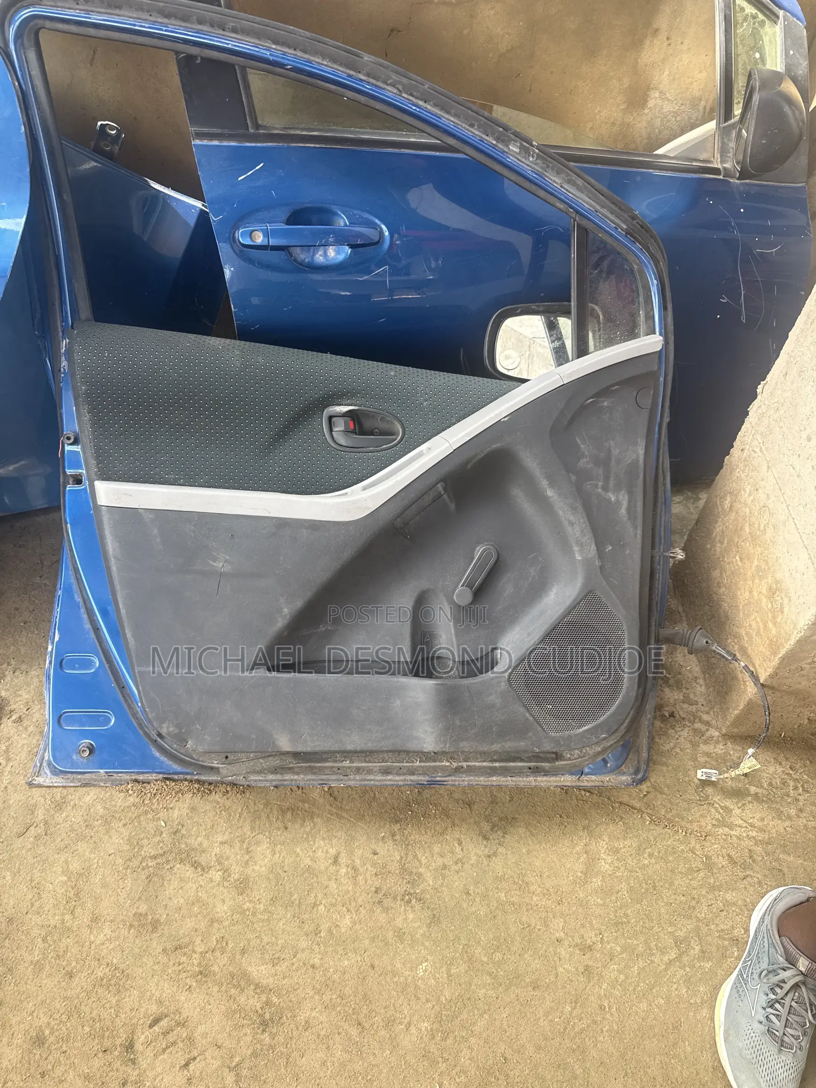 2006-2010 Toyota Yaris Complete Doors