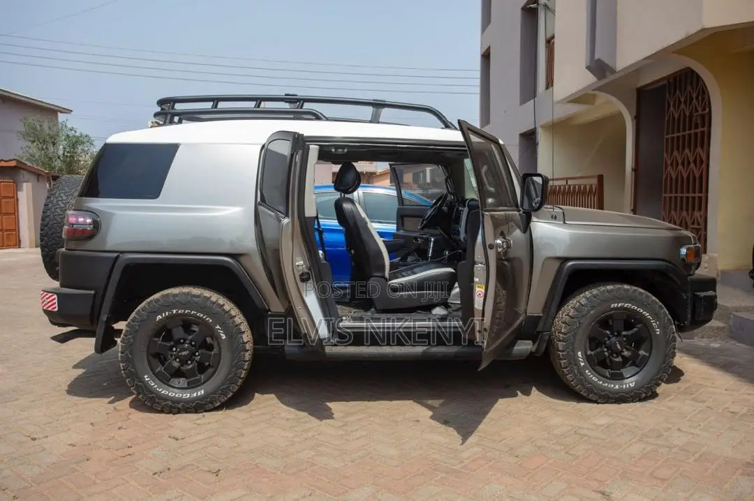 Toyota FJ Cruiser 4x4 Automatic 2009 Gray