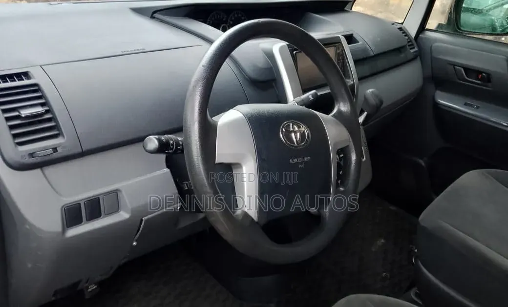 Toyota Voxy 2013 Black