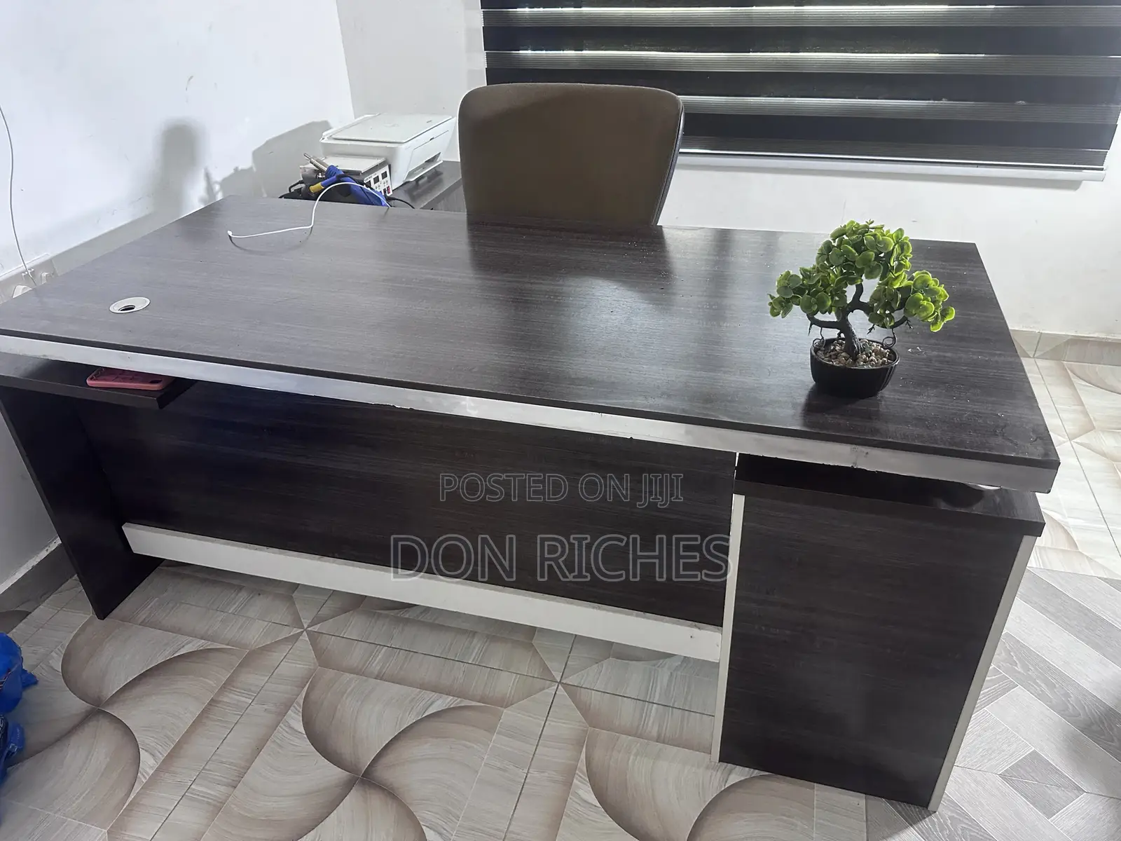 Well Grounded 1.8m Lshape Office Table