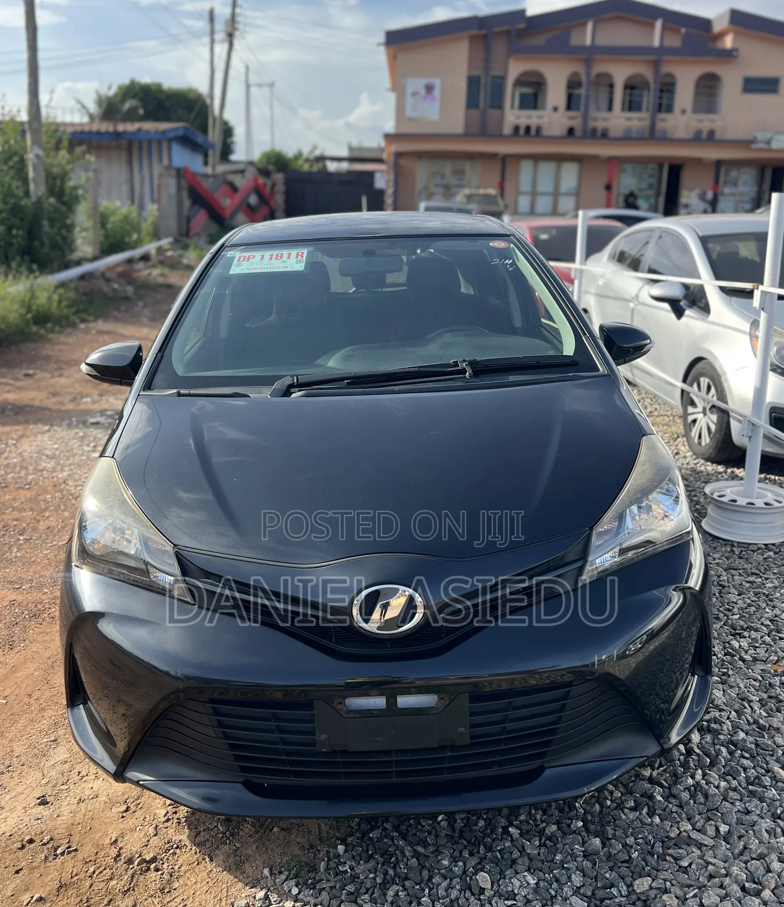 Toyota Vitz 1.3 AWD 5dr 2015 Black