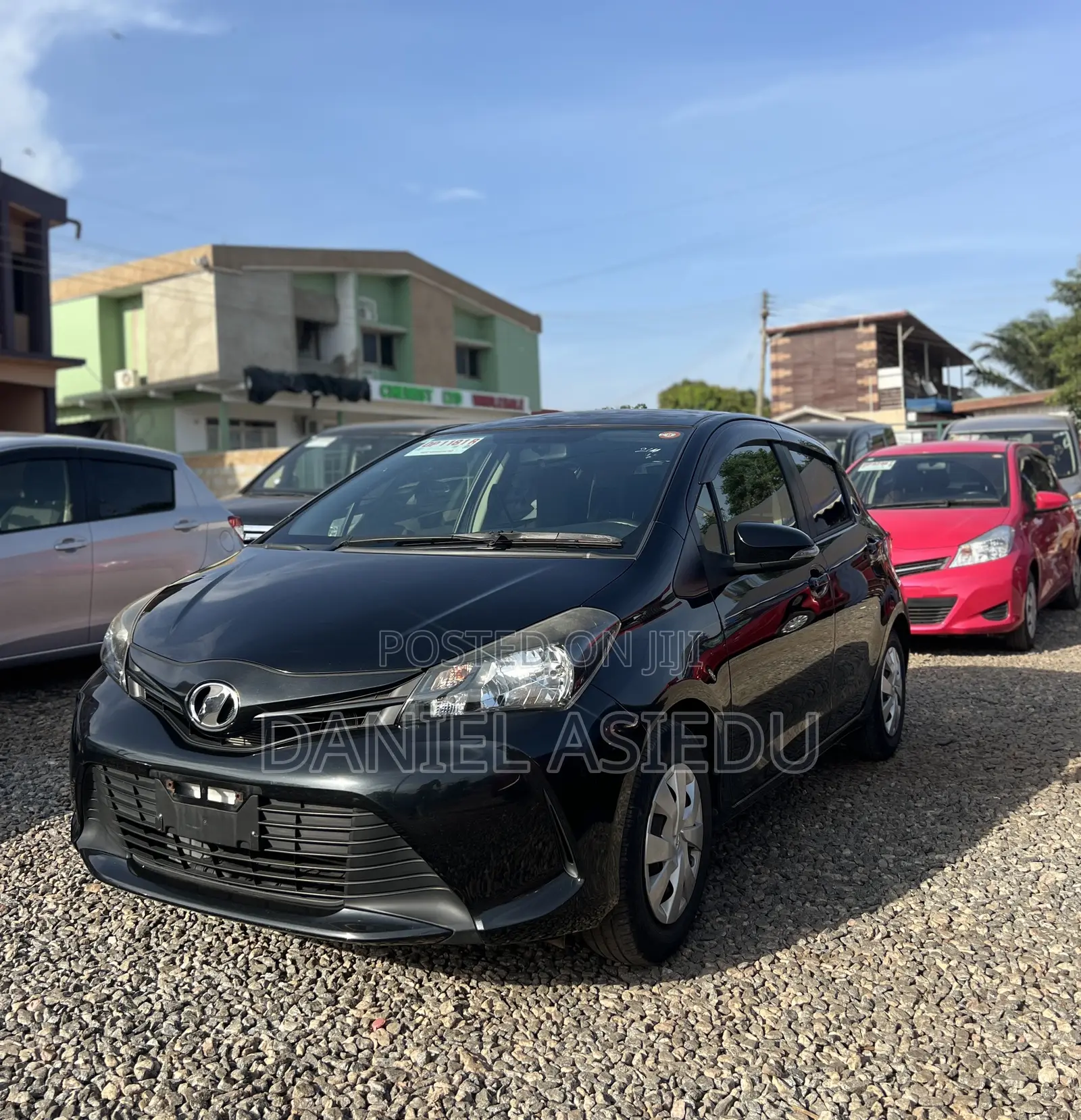 Toyota Vitz 1.3 AWD 5dr 2015 Black
