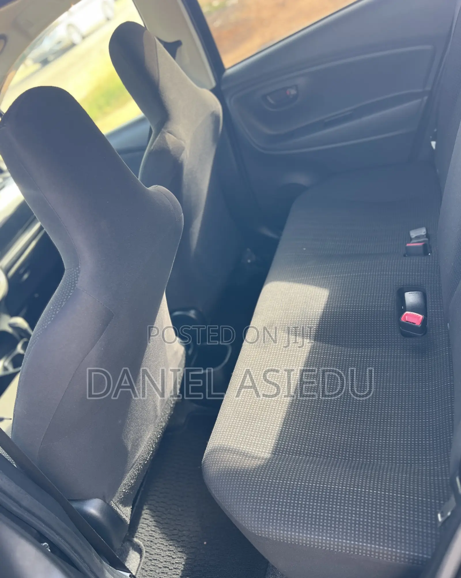 Toyota Vitz 1.3 AWD 5dr 2015 Black