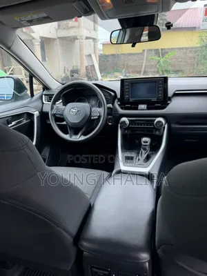 Toyota RAV4 2021 Green