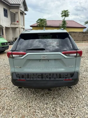 Toyota RAV4 2021 Green