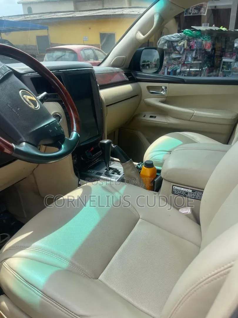Lexus LX 570 2011 Black