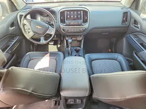 Chevrolet Colorado 2022 White