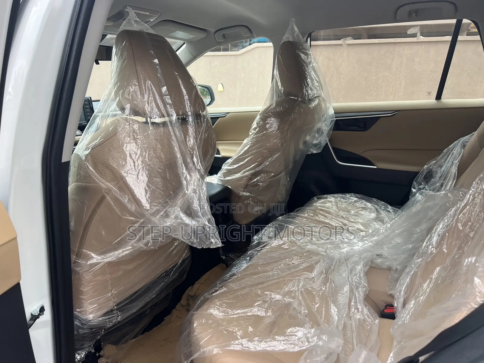 Toyota RAV4 2022 White