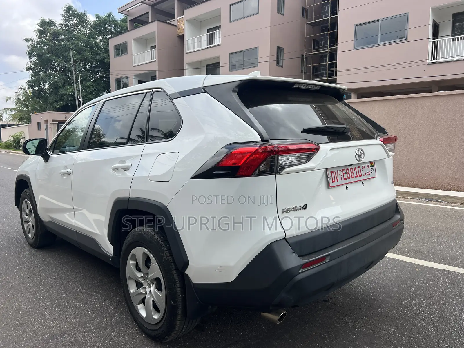 Toyota RAV4 2022 White