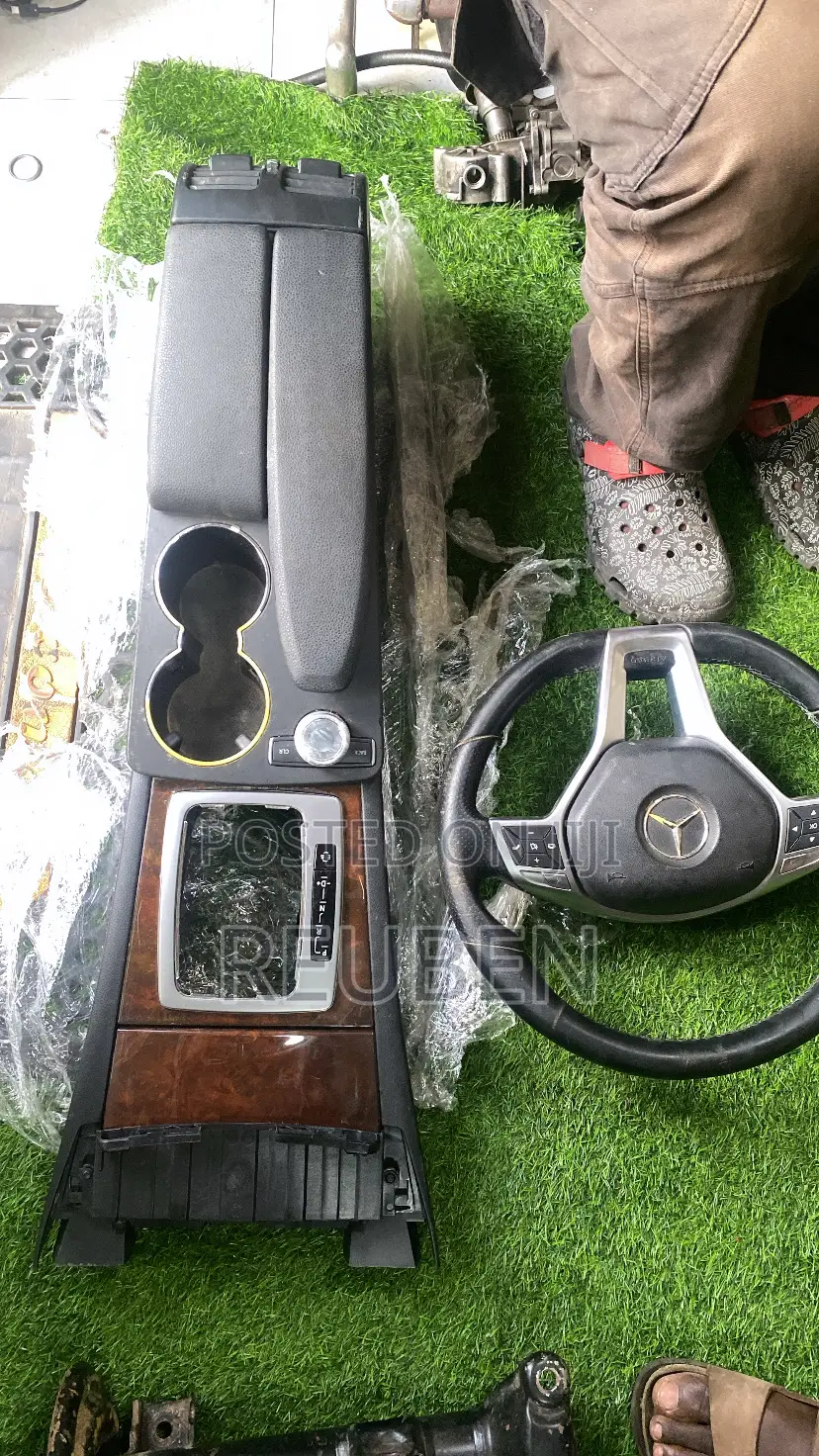 C250 Arm Rest and Wheel
