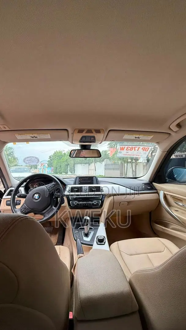 BMW 320i Sedan RWD 2016 Black