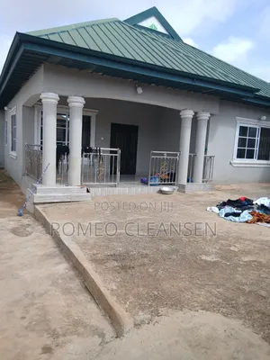 3bdrm House in Atonsu Feyiase, Kumasi Metropolitan for sale