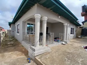 3bdrm House in Atonsu Feyiase, Kumasi Metropolitan for sale