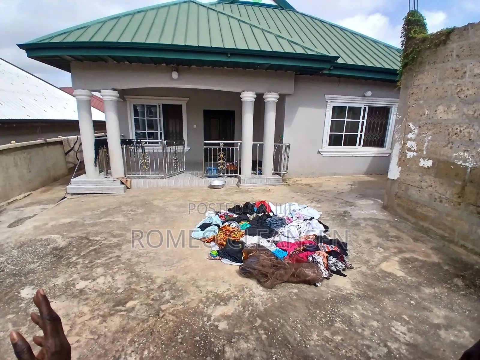 3bdrm House in Atonsu Feyiase, Kumasi Metropolitan for sale