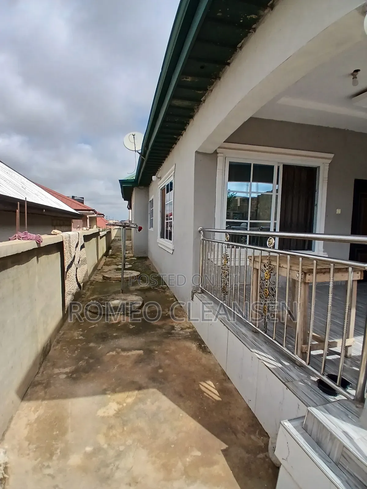 3bdrm House in Atonsu Feyiase, Kumasi Metropolitan for sale