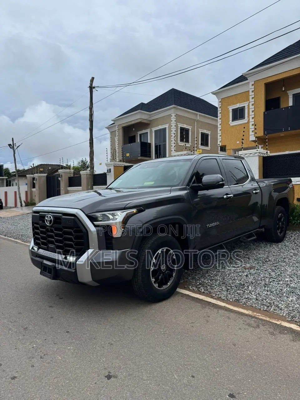 Toyota Tundra Limited CrewMax 6.5' Bed 2023 Gray