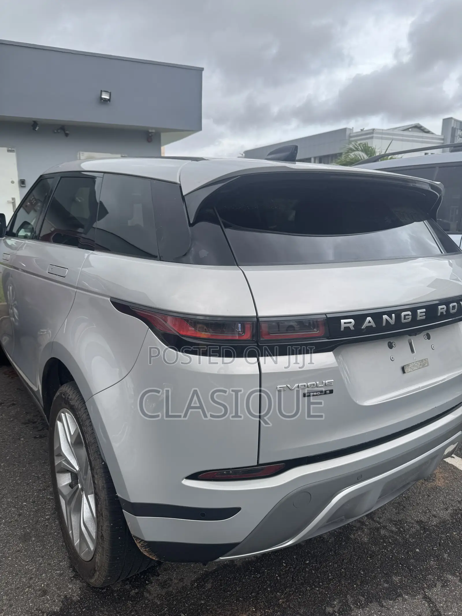 Land Rover Range Rover Evoque R-Dynamic SE AWD 2020 Beige