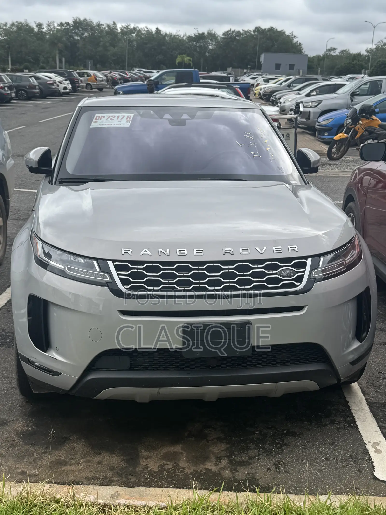 Land Rover Range Rover Evoque R-Dynamic SE AWD 2020 Beige