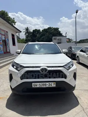 Toyota RAV4 XLE Premium 2022 White