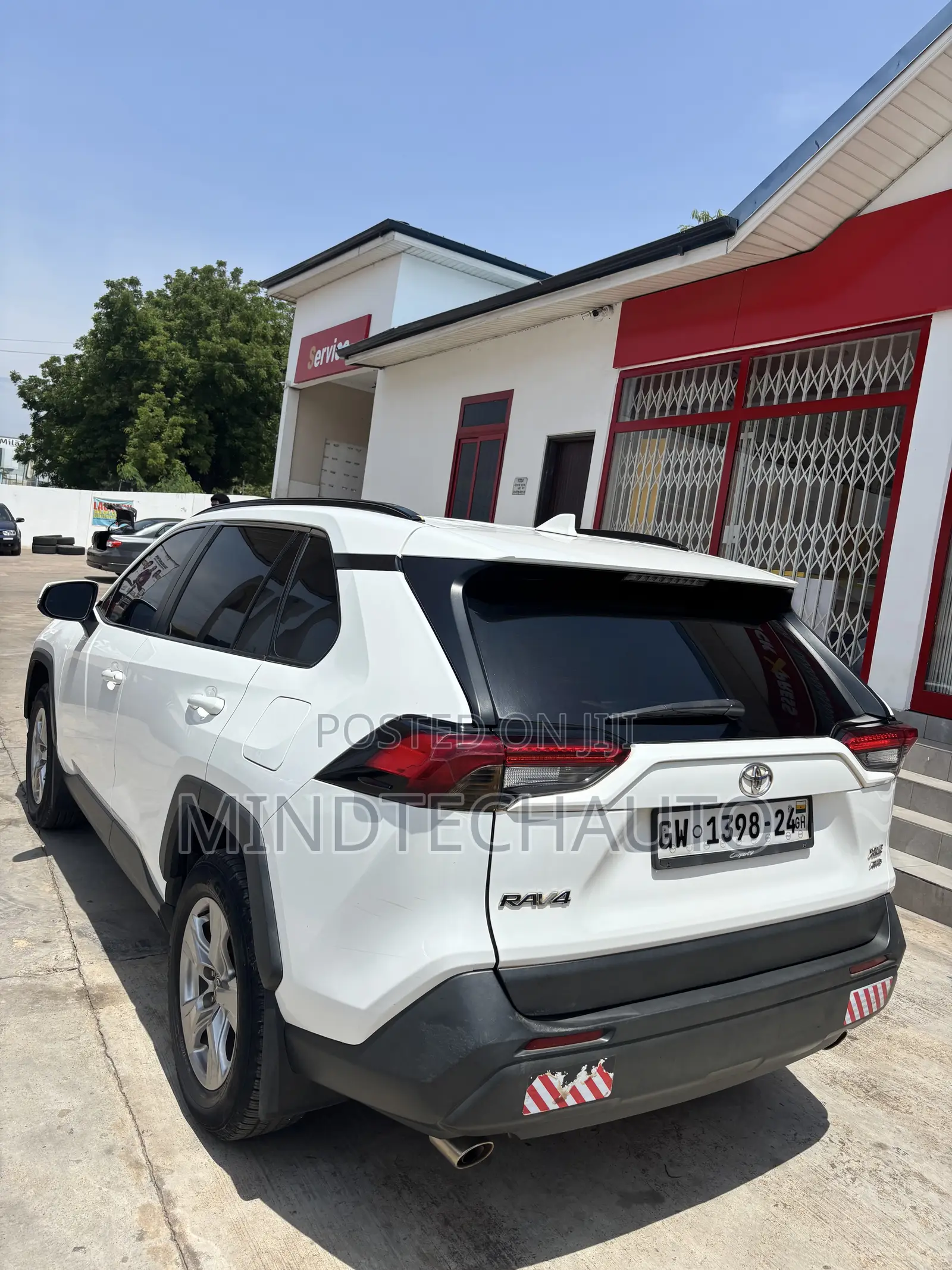 Toyota RAV4 XLE Premium 2022 White