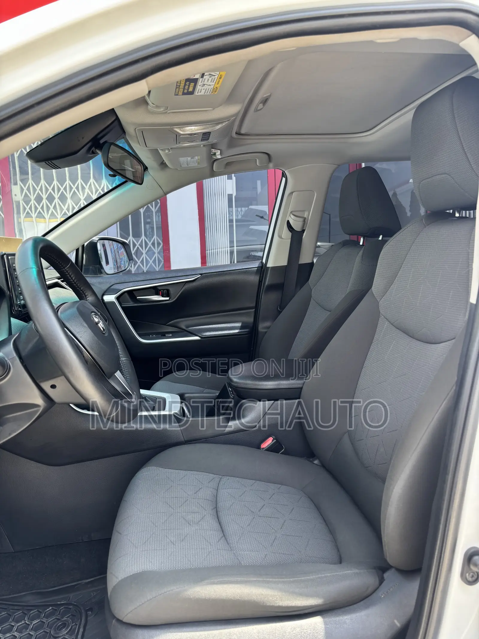 Toyota RAV4 XLE Premium 2022 White